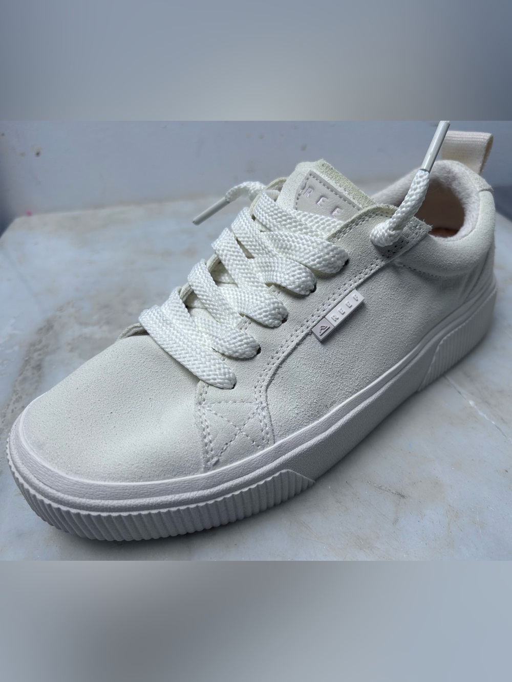 REEF Lay Day Dawn women’s Leather Sneakers White US 9 excellent condition cork